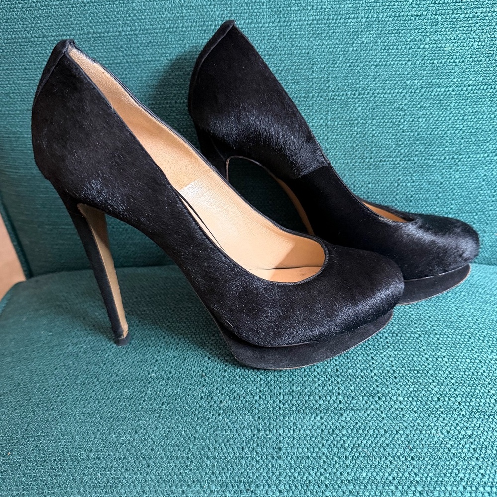 Nicholas Kirkwood Closed Toe Platform Pumps